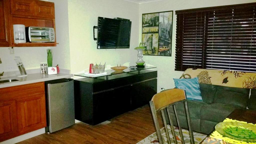 Sandcastle Beach Apartments Palm Beach Extérieur photo