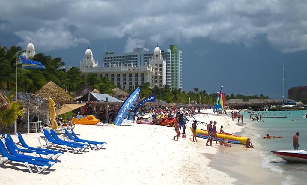 Sandcastle Beach Apartments Palm Beach Extérieur photo